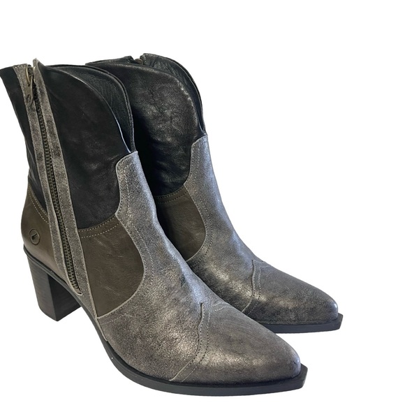 NWOB $295 Casta “Love at First Blush” Metallic Two-Tone Leather Boots 40 (US 9) - Picture 2 of 11